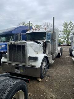 Peterbilt 379 Salvage Truck