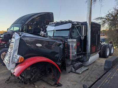 Peterbilt 379 Salvage Truck