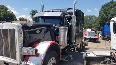 Peterbilt 379 Salvage Truck