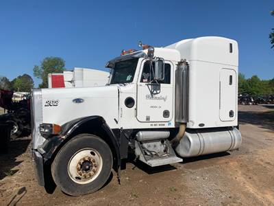 Peterbilt 379 Salvage Truck
