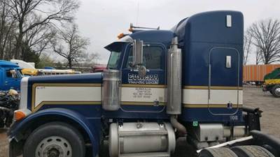 Peterbilt 379 Salvage Truck