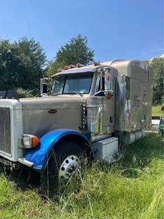 Peterbilt 379 Salvage Truck