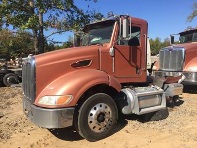 Peterbilt 384 Salvage Truck