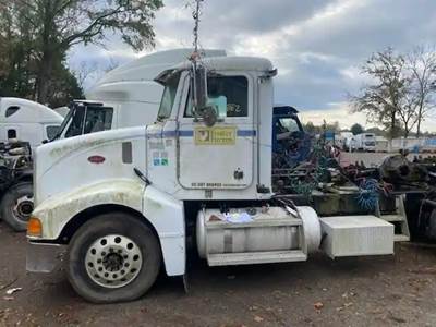 Peterbilt 385 Salvage Truck
