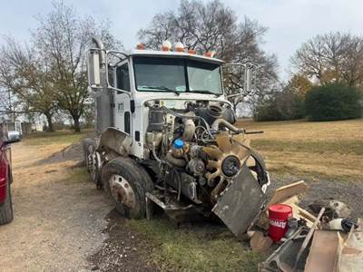 Peterbilt 385 Salvage Truck