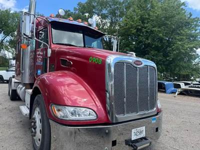 Peterbilt 386 Salvage Truck