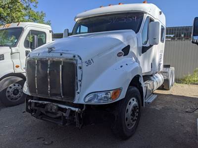 Peterbilt 387 Salvage Truck