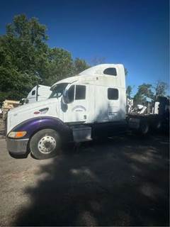 Peterbilt 387 Salvage Truck