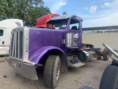 Peterbilt 388 Salvage Truck