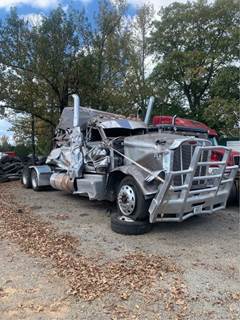 Peterbilt 389 Salvage Truck