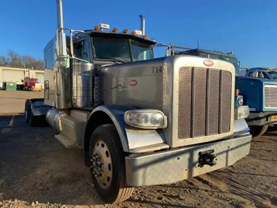 Peterbilt 389 Salvage Truck