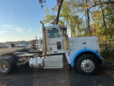 Peterbilt 389 Salvage Truck