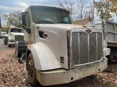 Peterbilt 567 Salvage Truck