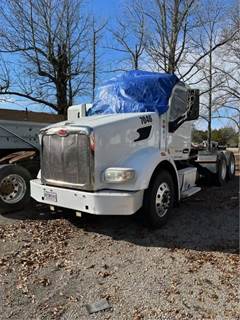Peterbilt 567 Salvage Truck