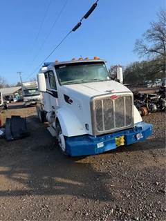 Peterbilt 567 Salvage Truck