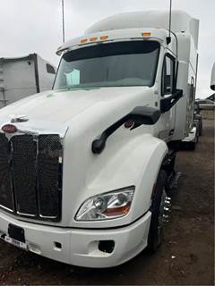 Peterbilt 579 Salvage Truck