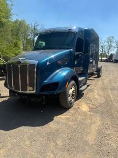 Peterbilt 579 Salvage Truck