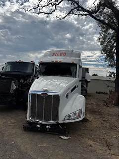 Peterbilt 579 Salvage Truck