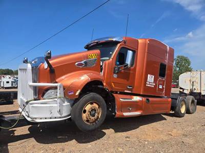 Peterbilt 579 Salvage Truck