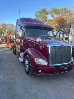 Peterbilt 587 Salvage Truck