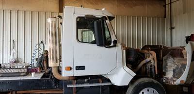 Volvo VHD Salvage Truck