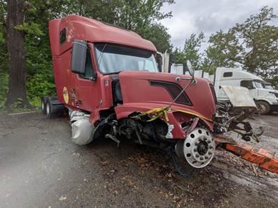 Volvo VNL Salvage Truck