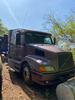 Volvo VNL Salvage Truck