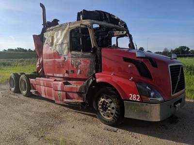 Volvo VNL Salvage Truck