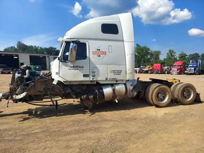 Volvo VNL Salvage Truck