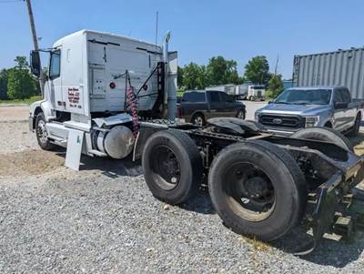 Volvo VNL Salvage Truck