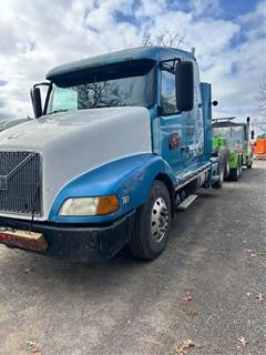 Volvo VNL Salvage Truck