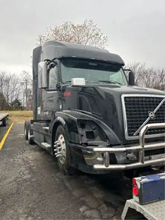 Volvo VNL Salvage Truck