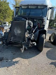 Volvo VNL Salvage Truck