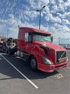 Volvo VNL Salvage Truck