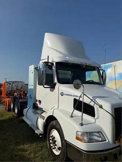 Volvo VNM Salvage Truck