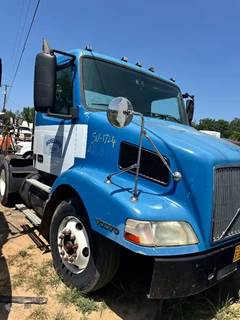 Volvo VNM Salvage Truck