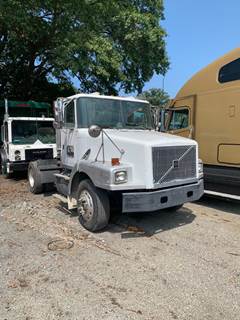 Volvo WG Salvage Truck