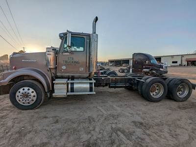 Western Star 4900FA Salvage Truck