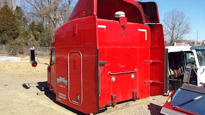 Peterbilt 386 Sleeper