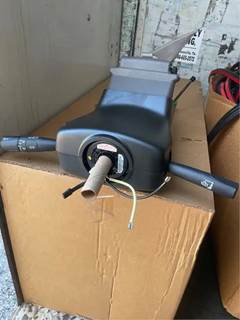 New OEM 579/t680 Paccar Steering Columns Without Electric Shifter On Column