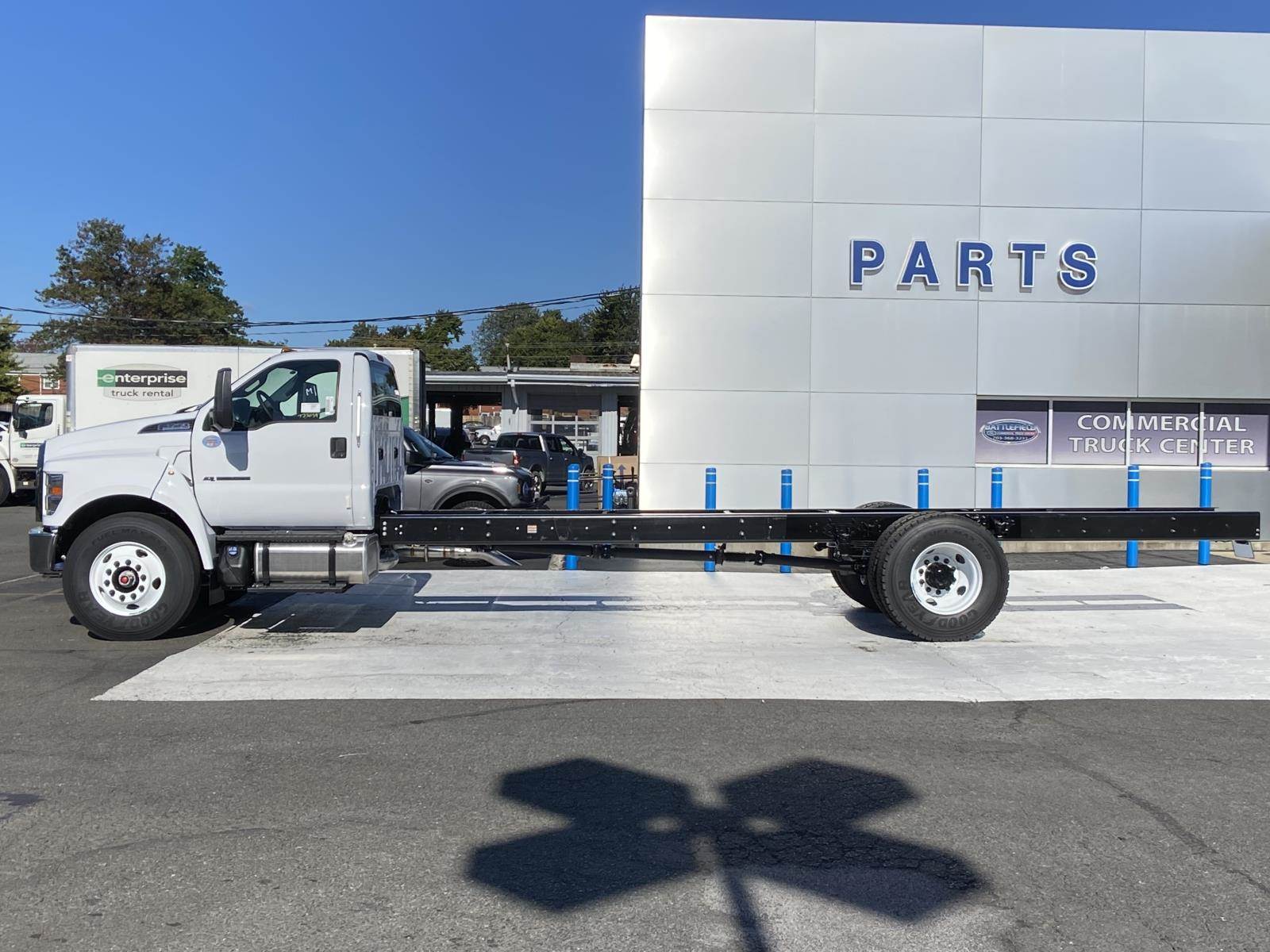 2023-ford-f-750-xl-26-ft-box-truck-6-speed-automatic-liftgate-for