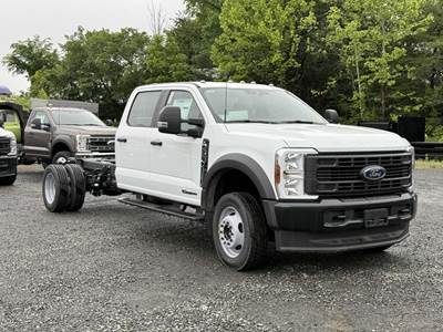 Ford F-550 XL Crew Cab