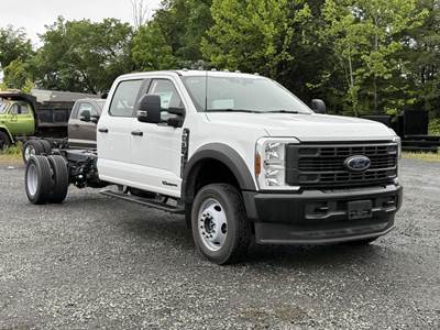 Ford F-550 XL Crew Cab