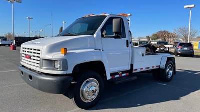 ThIs Is A 2005 GMC   For sAle