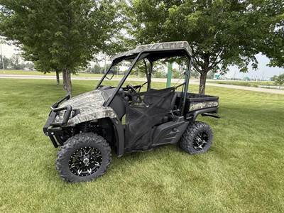 John Deere GATOR XUV 590M Utility Vehicle