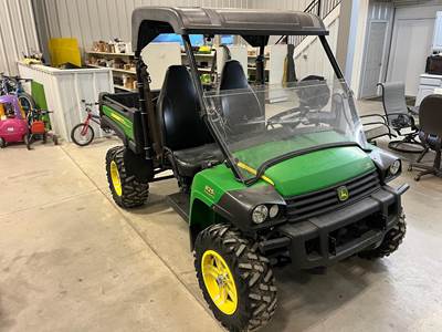 John Deere GATOR XUV 825i Utility Vehicle