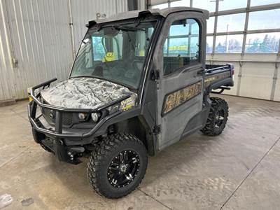 John Deere GATOR XUV 835M Utility Vehicle