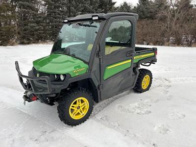 John Deere GATOR XUV 835M Utility Vehicle