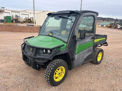 John Deere GATOR XUV 835M Utility Vehicle
