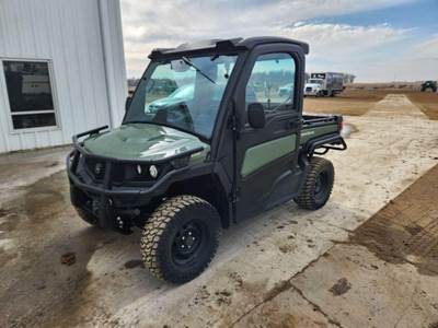 John Deere GATOR XUV 835M Utility Vehicle